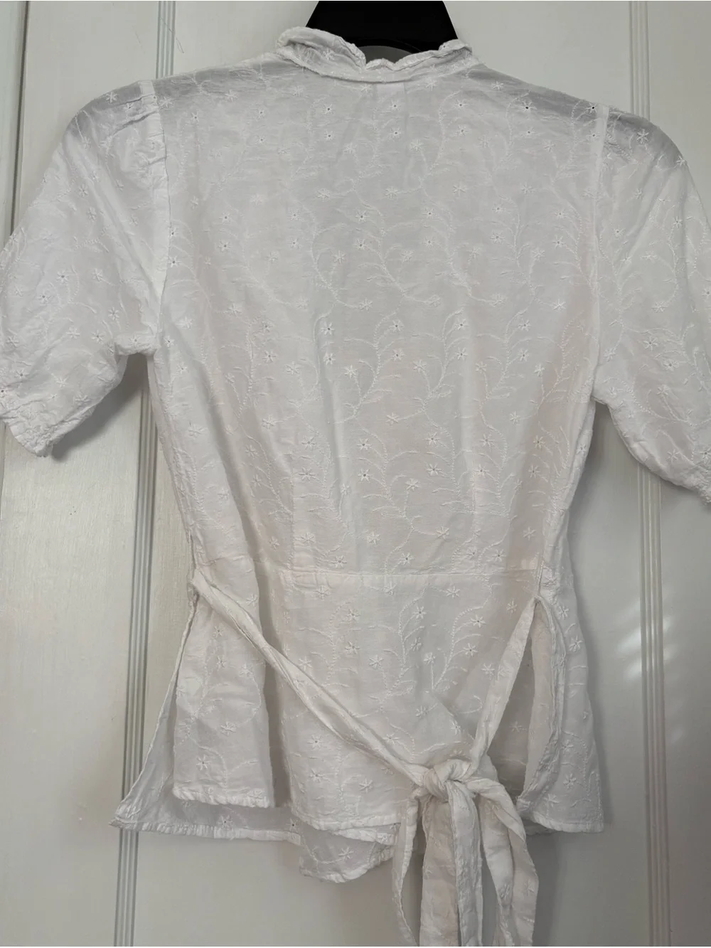 Old Navy White Embroidered Eyelet Wrap Blouse Puff Sleeve, Sz: Medium